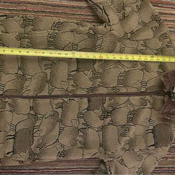 Sheep Pattern Fleece Jacket - Picture 3 of 6